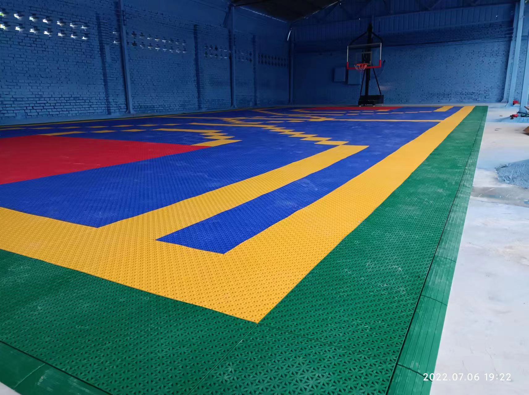 聊城篮球场悬浮拼装地板案例